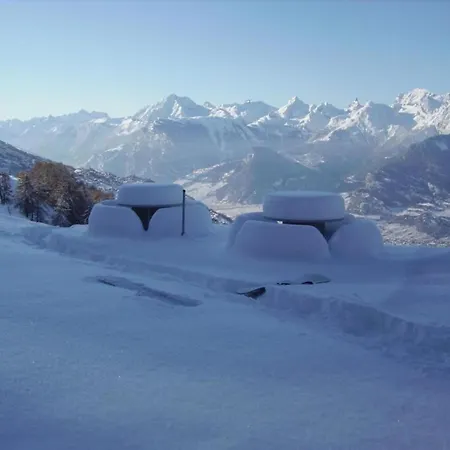 Charming With Balcony Apartment *