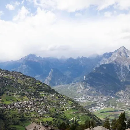 Charming With Balcony Apartment *